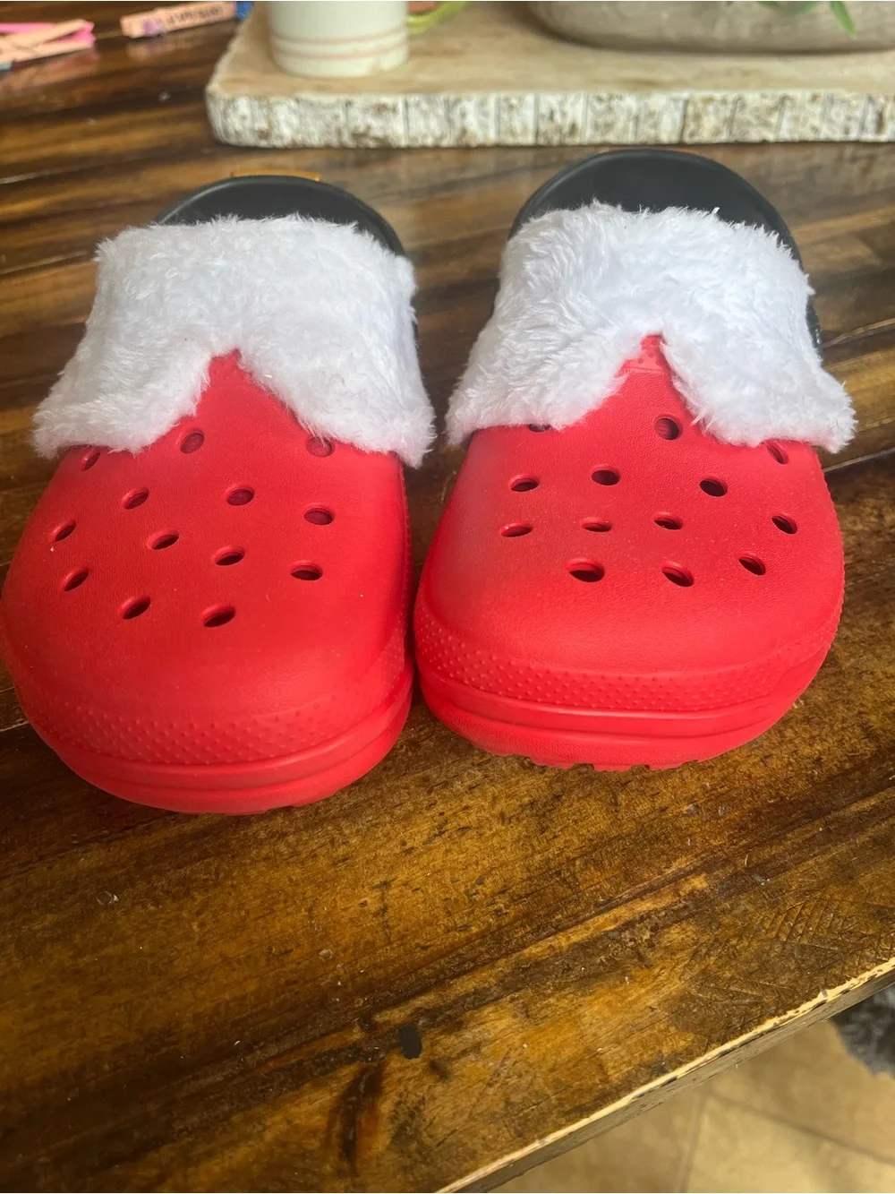CROCS cozy red